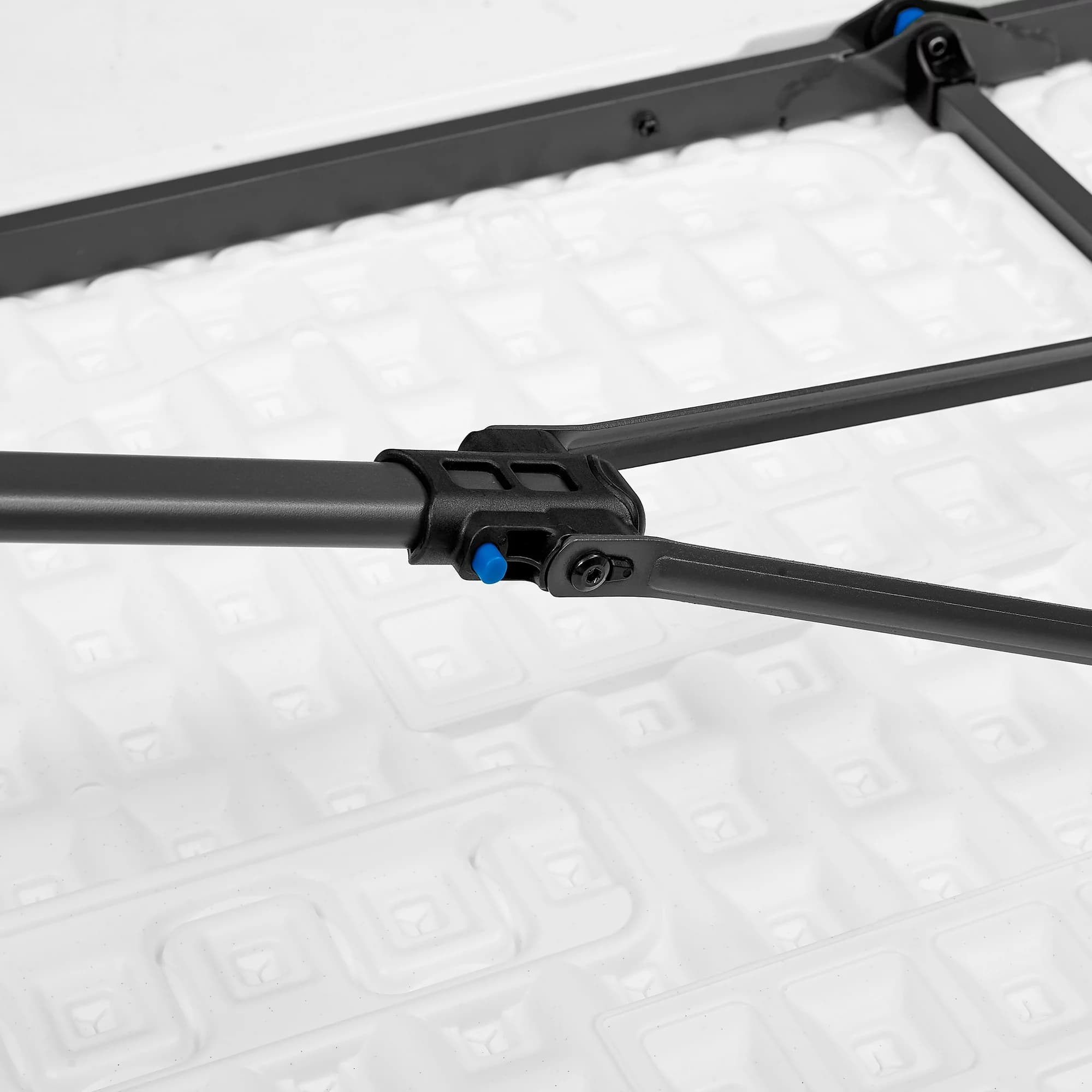 6ft White Folding Table thumbnail 4